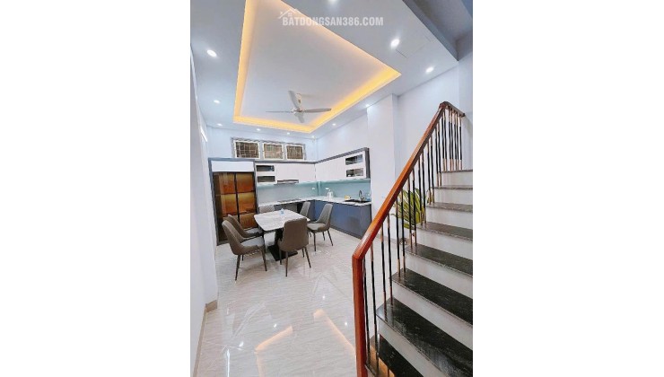 Bán nhà riêng Kim Đồng Hoàng Mai, giá 16.5 tỷ, dt 48m2, thang máy, siêu đẹp